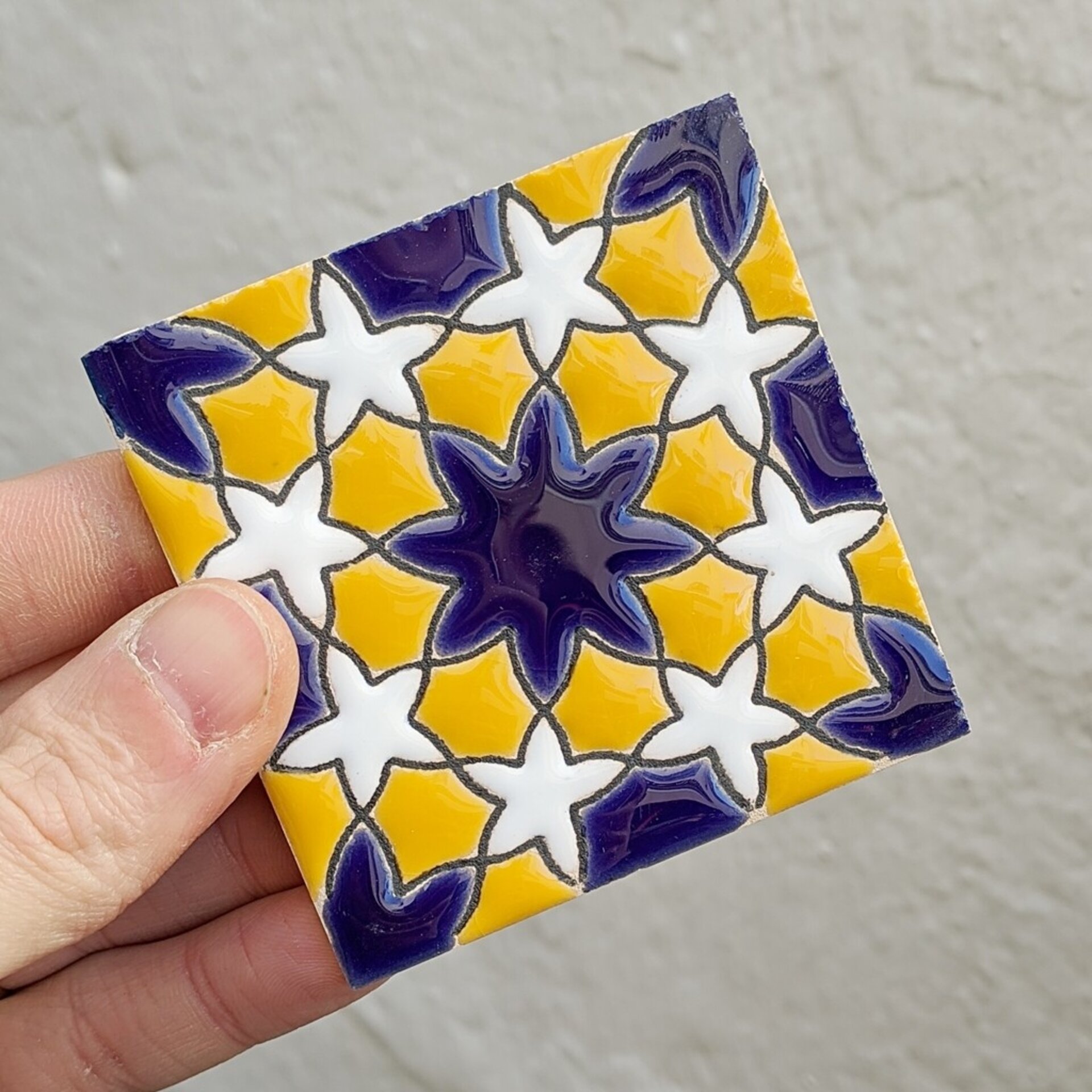 Azulejo artesanal de 7,5cm. esmaltado en cuerda seca. - 1