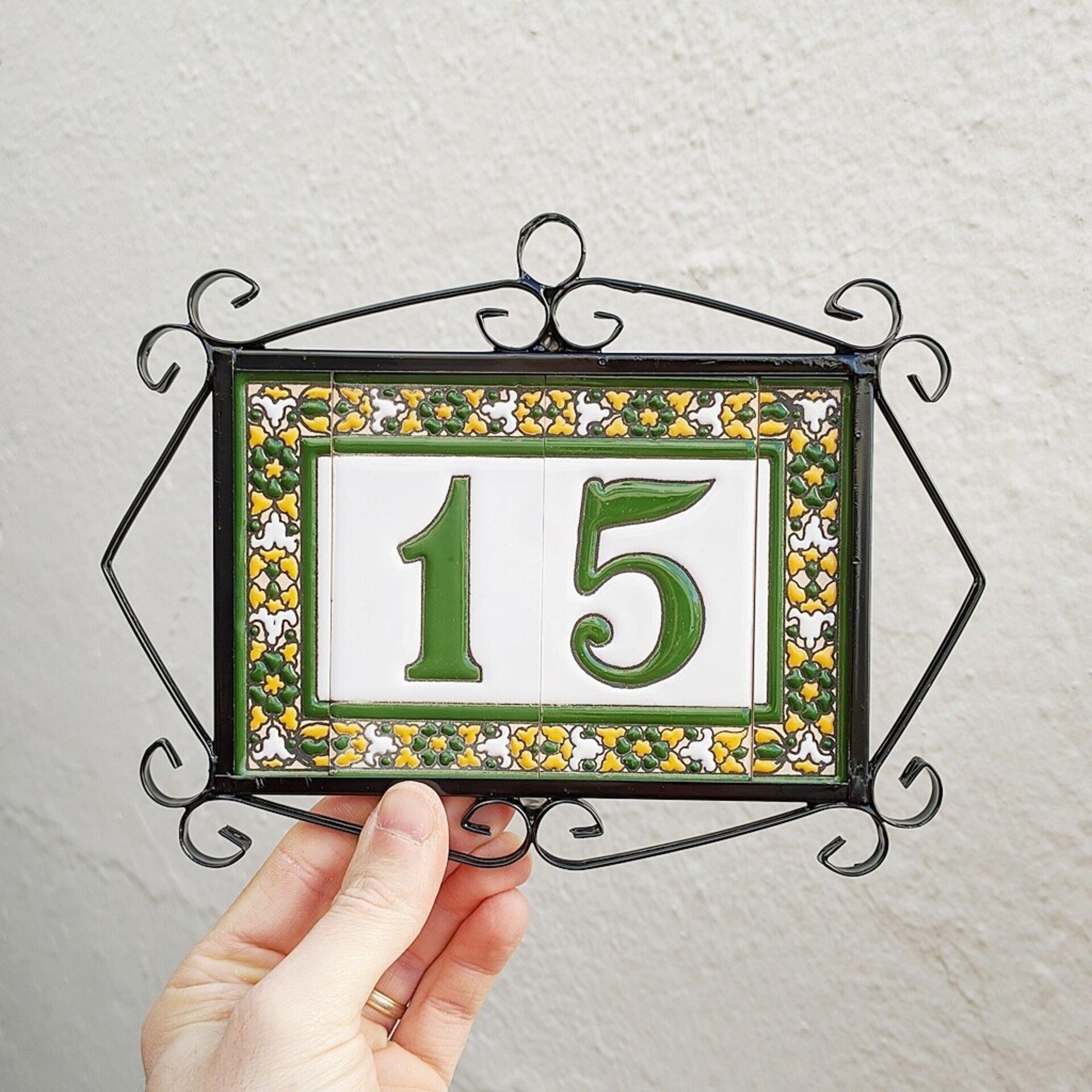 Letras y Números modelo "COLOR-V" - 11cm. (2.1") - 19