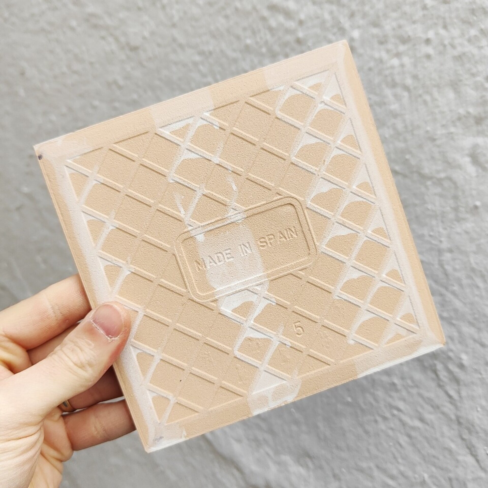 Azulejo artesanal de 15cm. esmaltado en cuerda seca. - 2