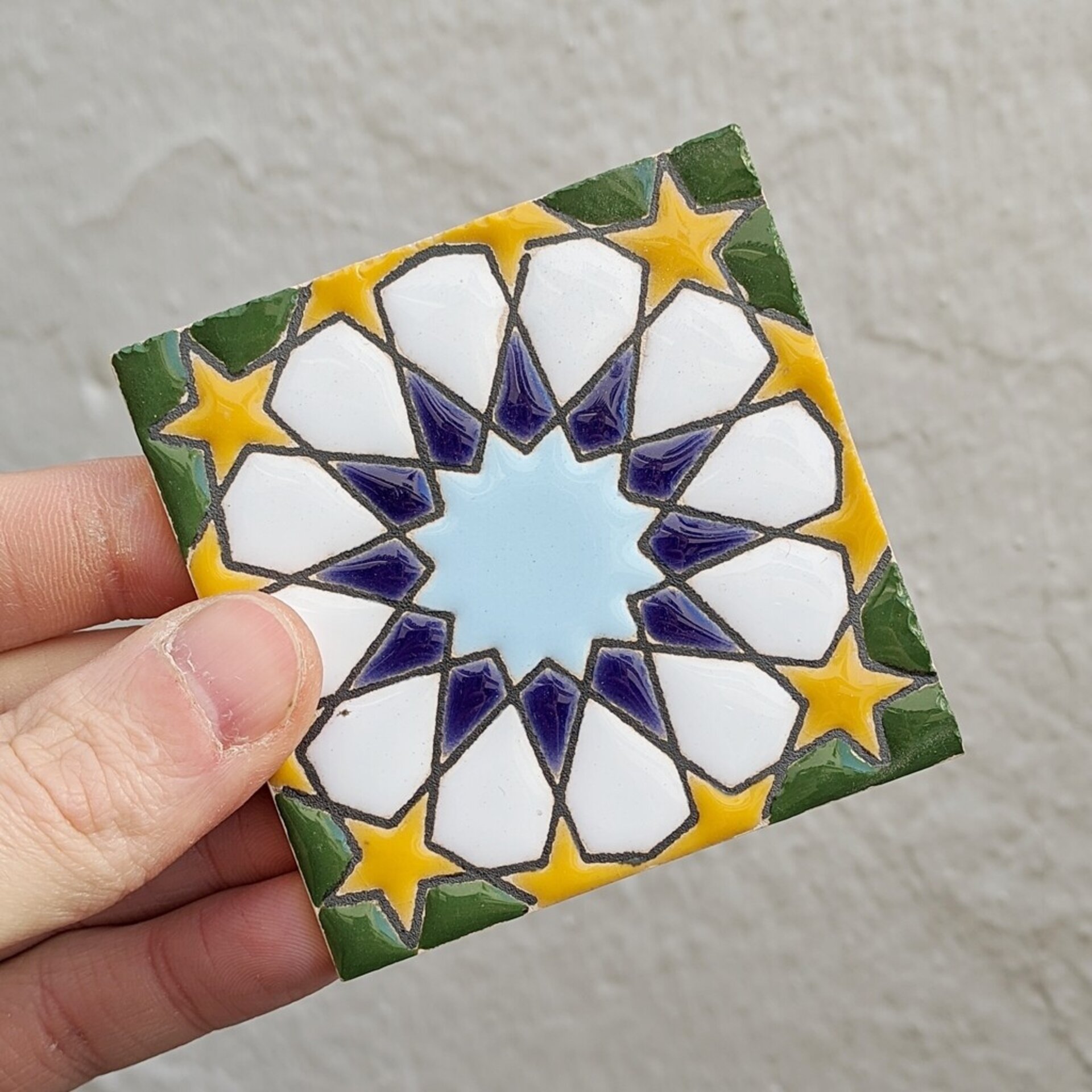 Azulejo artesanal de 7,5cm. esmaltado en cuerda seca. - 1