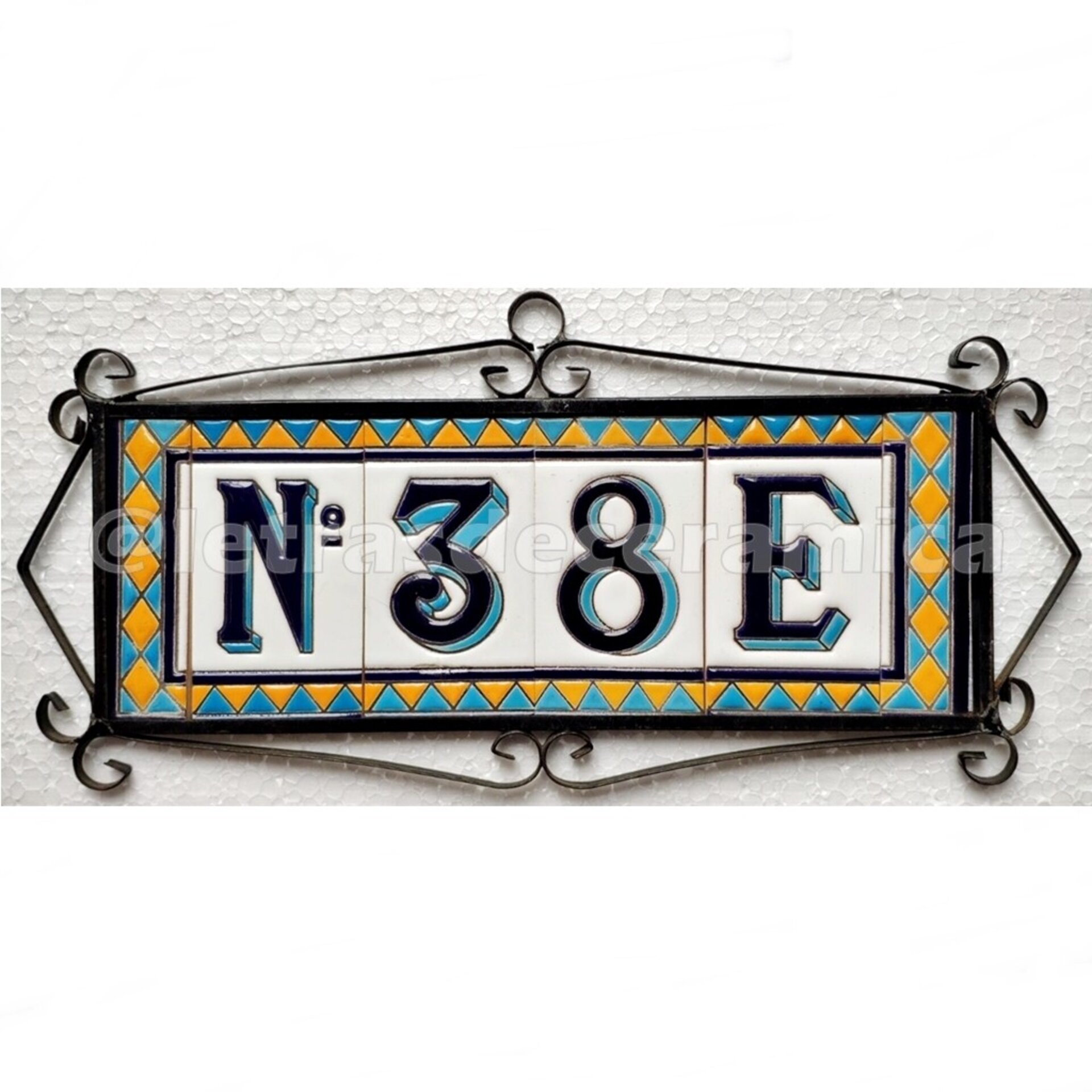 Letras y Números modelo "AMARILLO-M1" - 11cm. (2.1") - 10