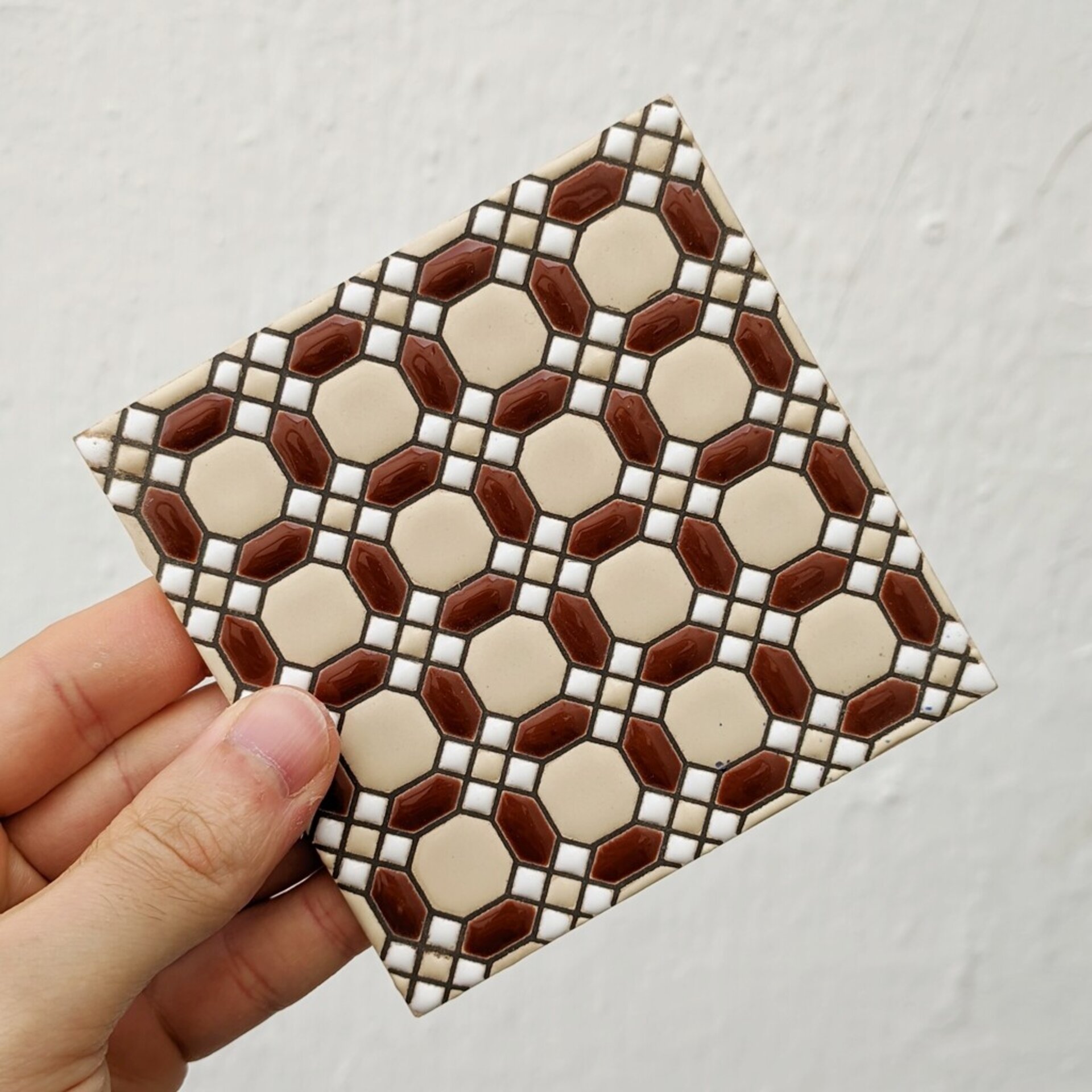 Azulejo artesanal de 11cm. esmaltado en cuerda seca. - 1