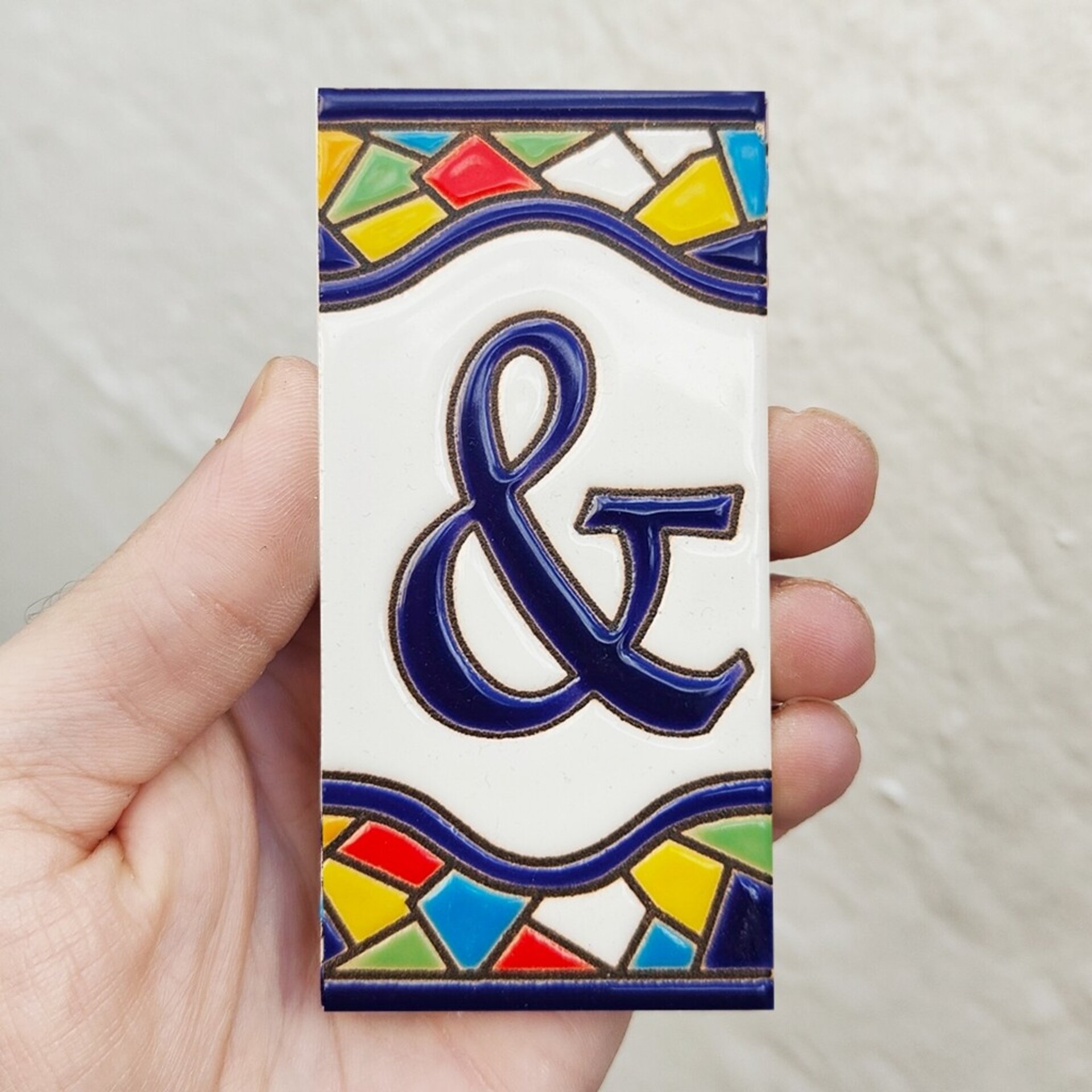 Letras y Números modelo "RONDA-M" - 11cm. (2.1") - 10