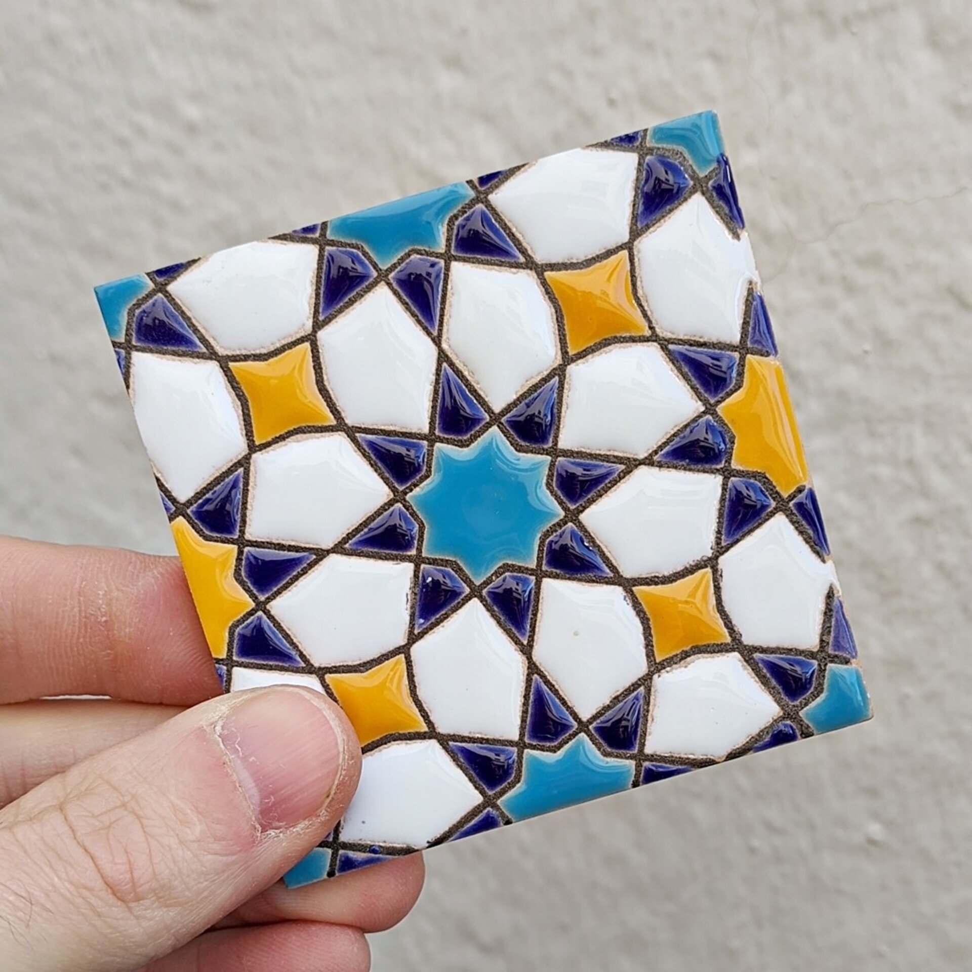 Azulejo artesanal de 7,5cm. esmaltado en cuerda seca. - 1