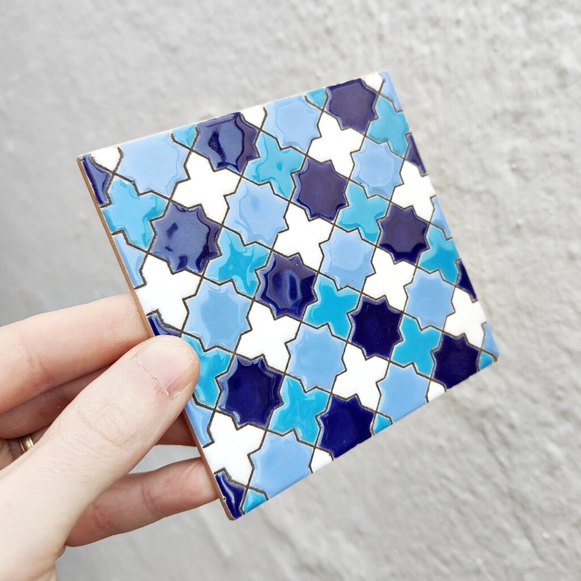 Azulejo artesanal de 11cm. esmaltado en cuerda seca. - 3