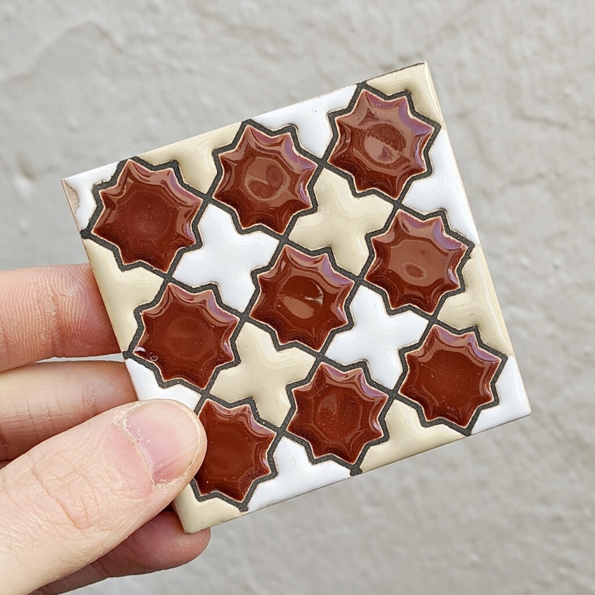 Azulejo artesanal de 7,5cm. esmaltado en cuerda seca. - 1