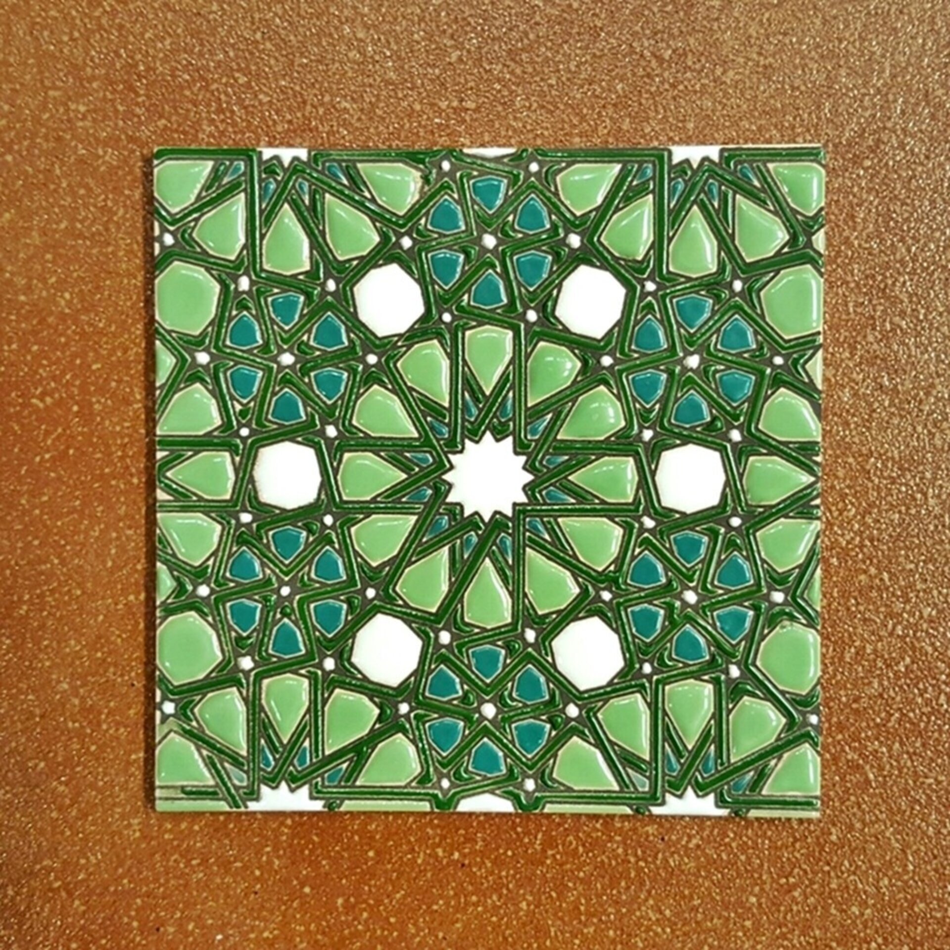 Azulejo artesanal de 15cm. esmaltado en cuerda seca. - 4