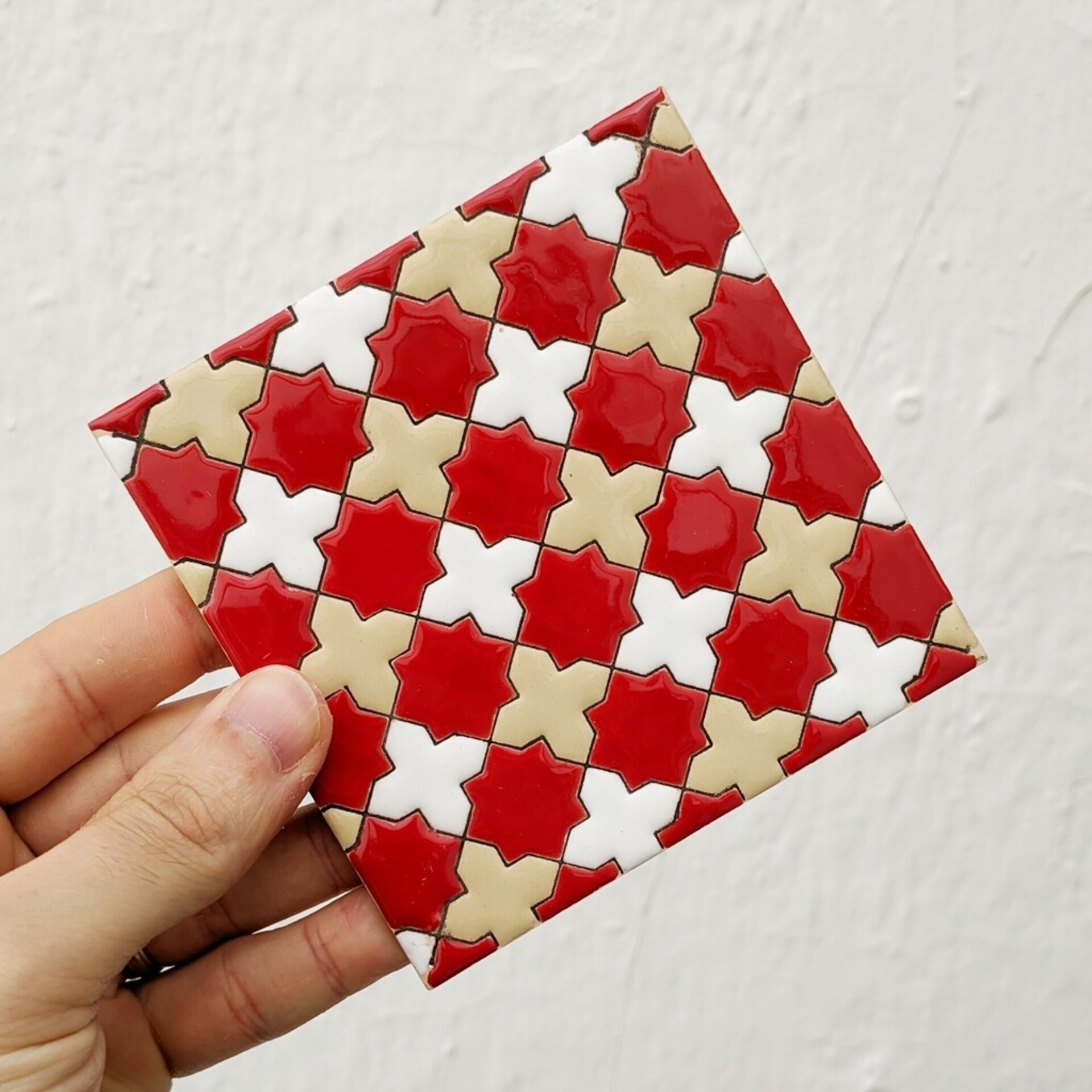 Azulejo artesanal de 11cm. esmaltado en cuerda seca. - 1