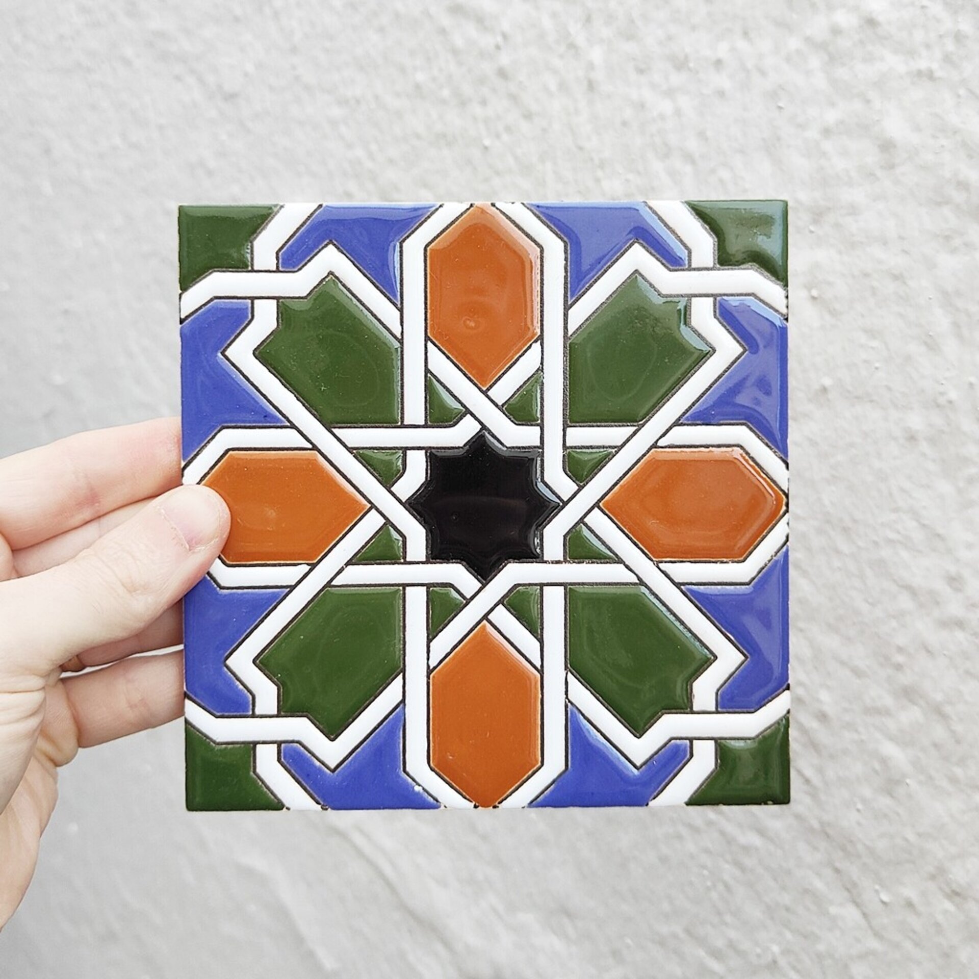Azulejo artesanal de 15cm. esmaltado en cuerda seca. - 2