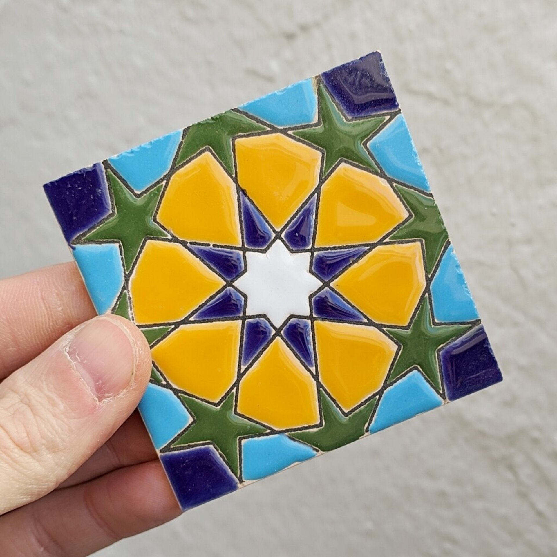 Azulejo artesanal de 7,5cm. esmaltado en cuerda seca. - 1