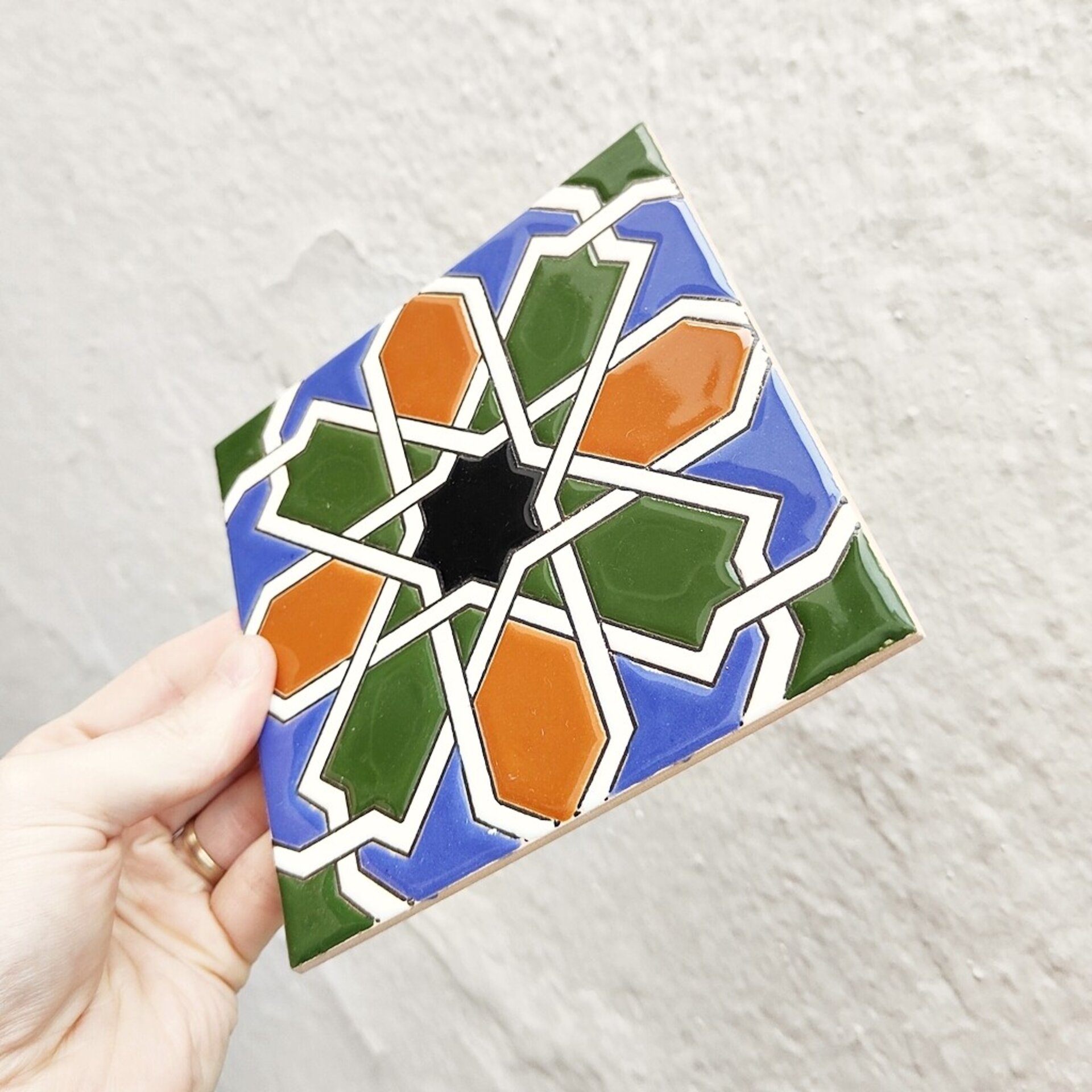 Azulejo artesanal de 15cm. esmaltado en cuerda seca. - 3