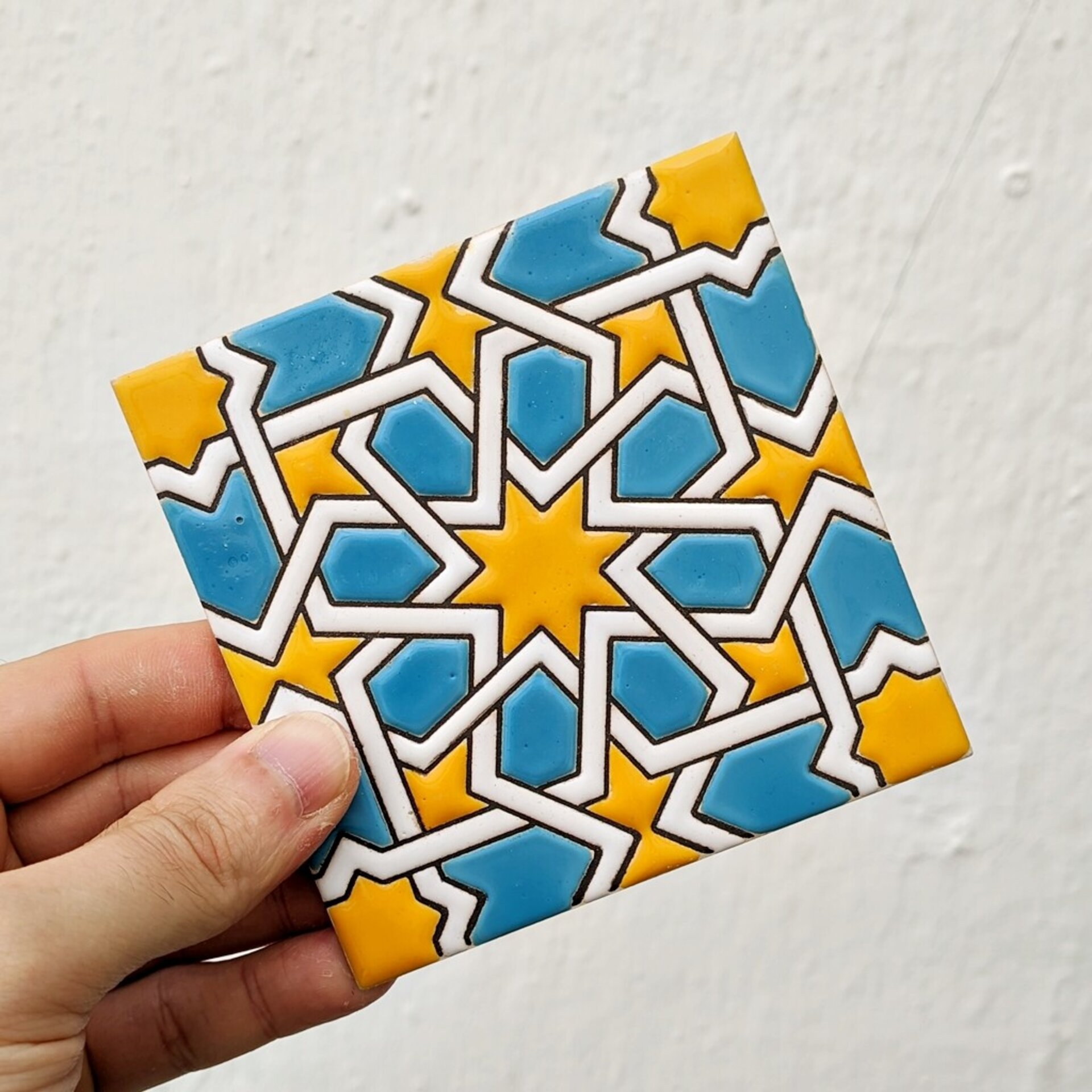 Azulejo artesanal de 11cm. esmaltado en cuerda seca. - 1