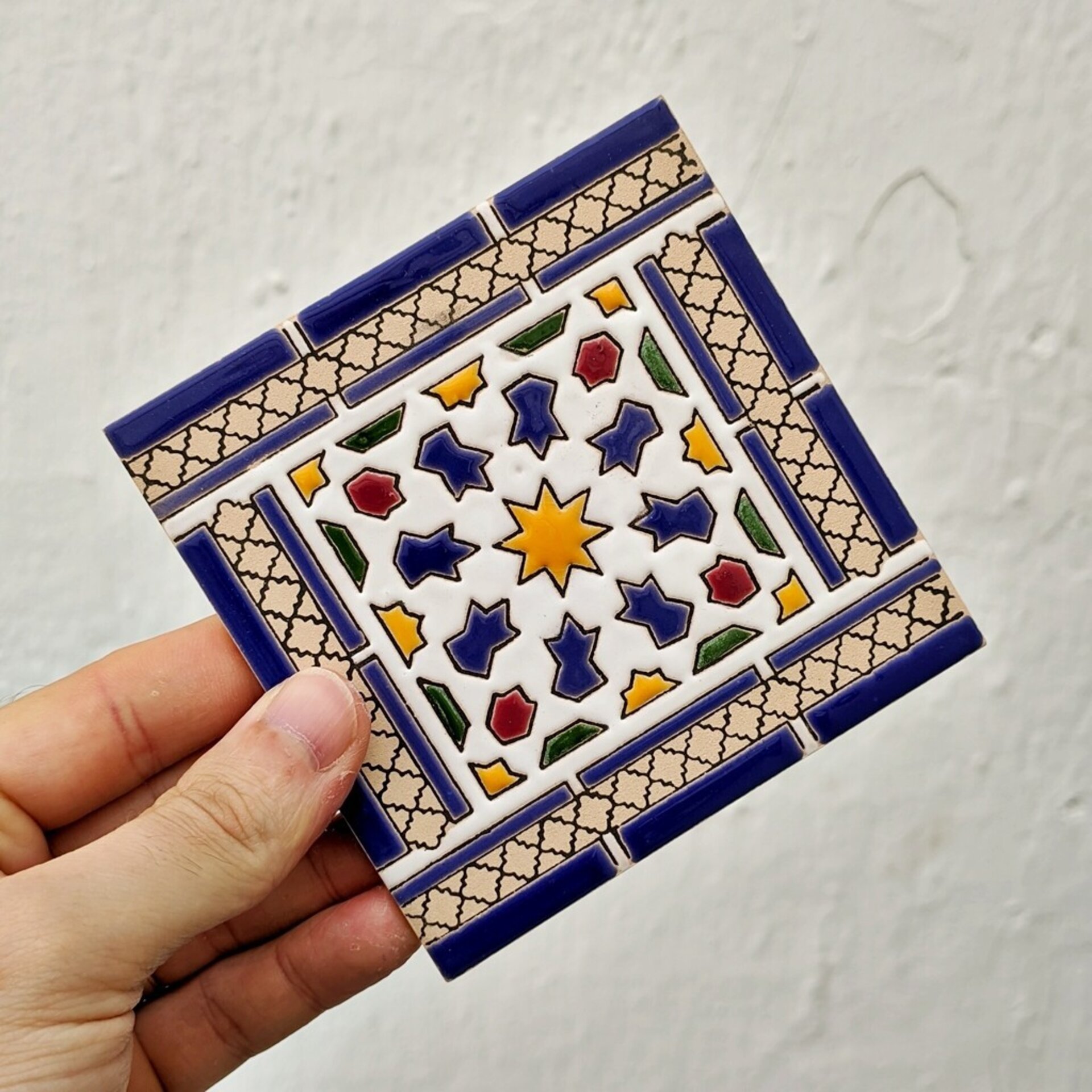 Azulejo artesanal de 11cm. esmaltado en cuerda seca. - 1