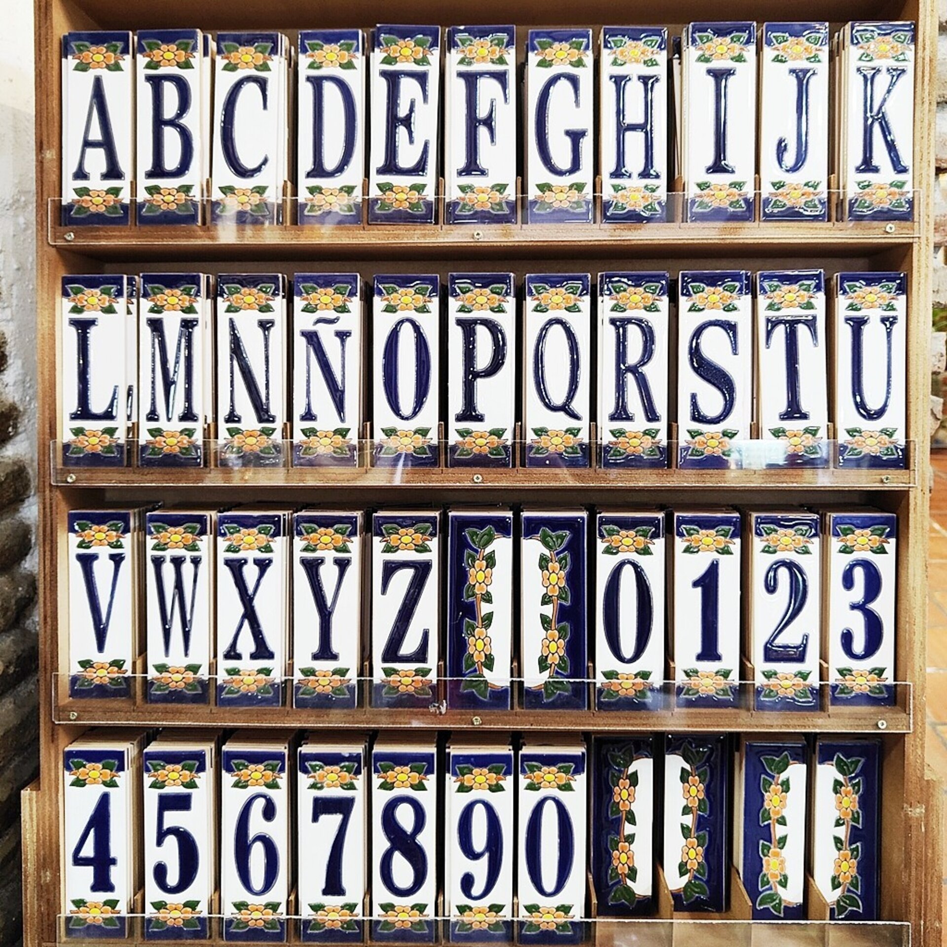 Letras y Números modelo "AMAPOLA" - 15cm. (6") - 3