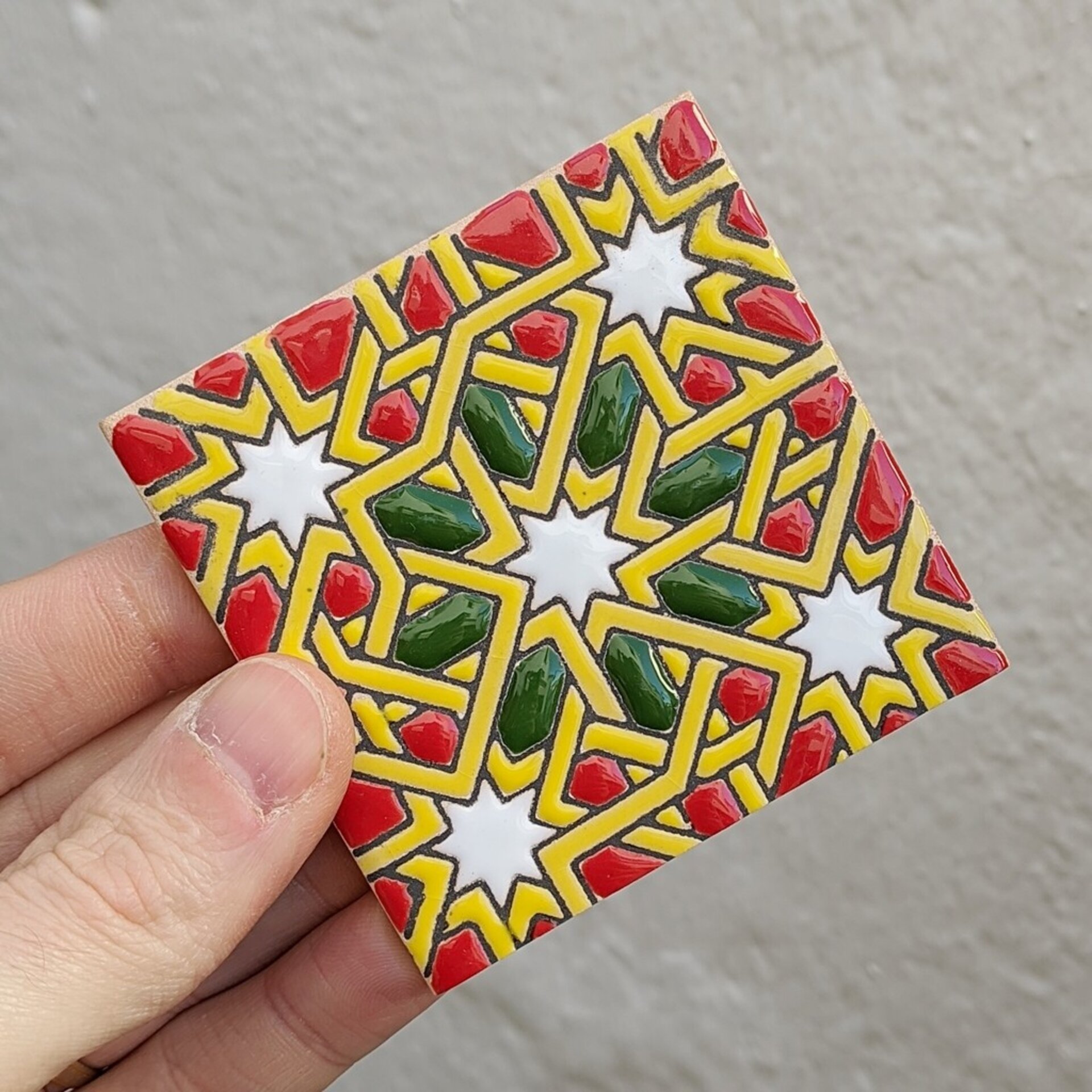 Azulejo artesanal de 7,5cm. esmaltado en cuerda seca. - 1