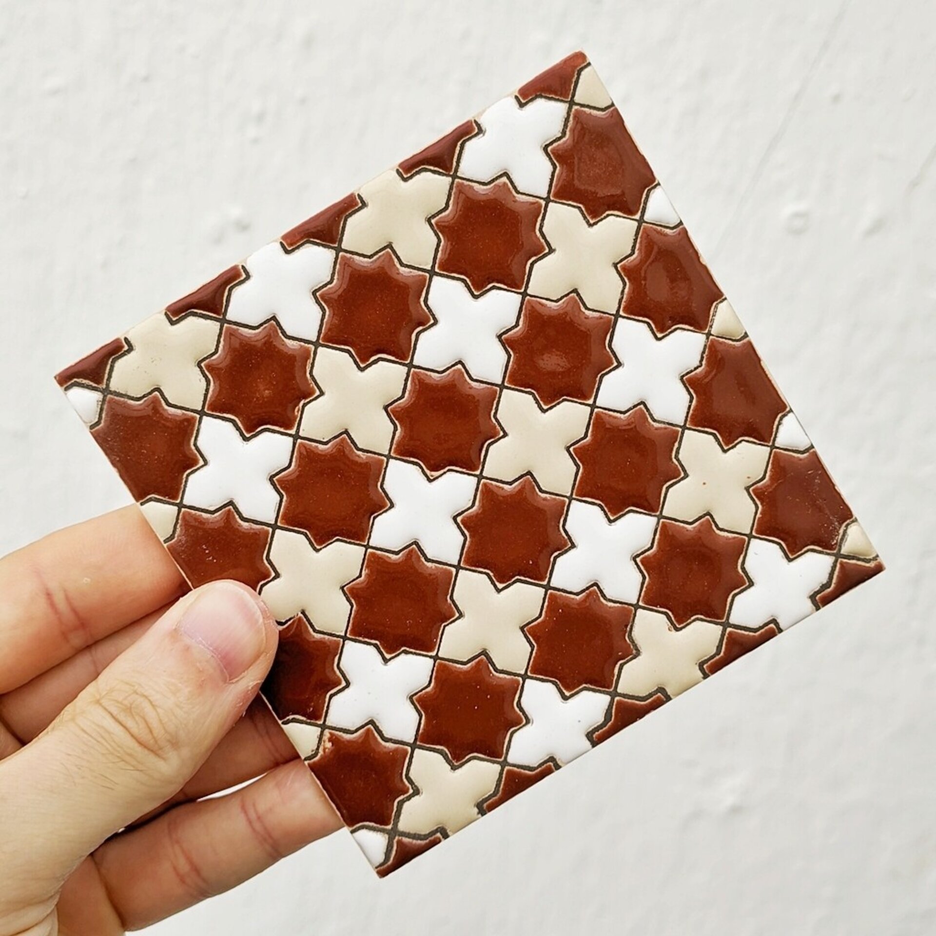 Azulejo artesanal de 11cm. esmaltado en cuerda seca. - 1