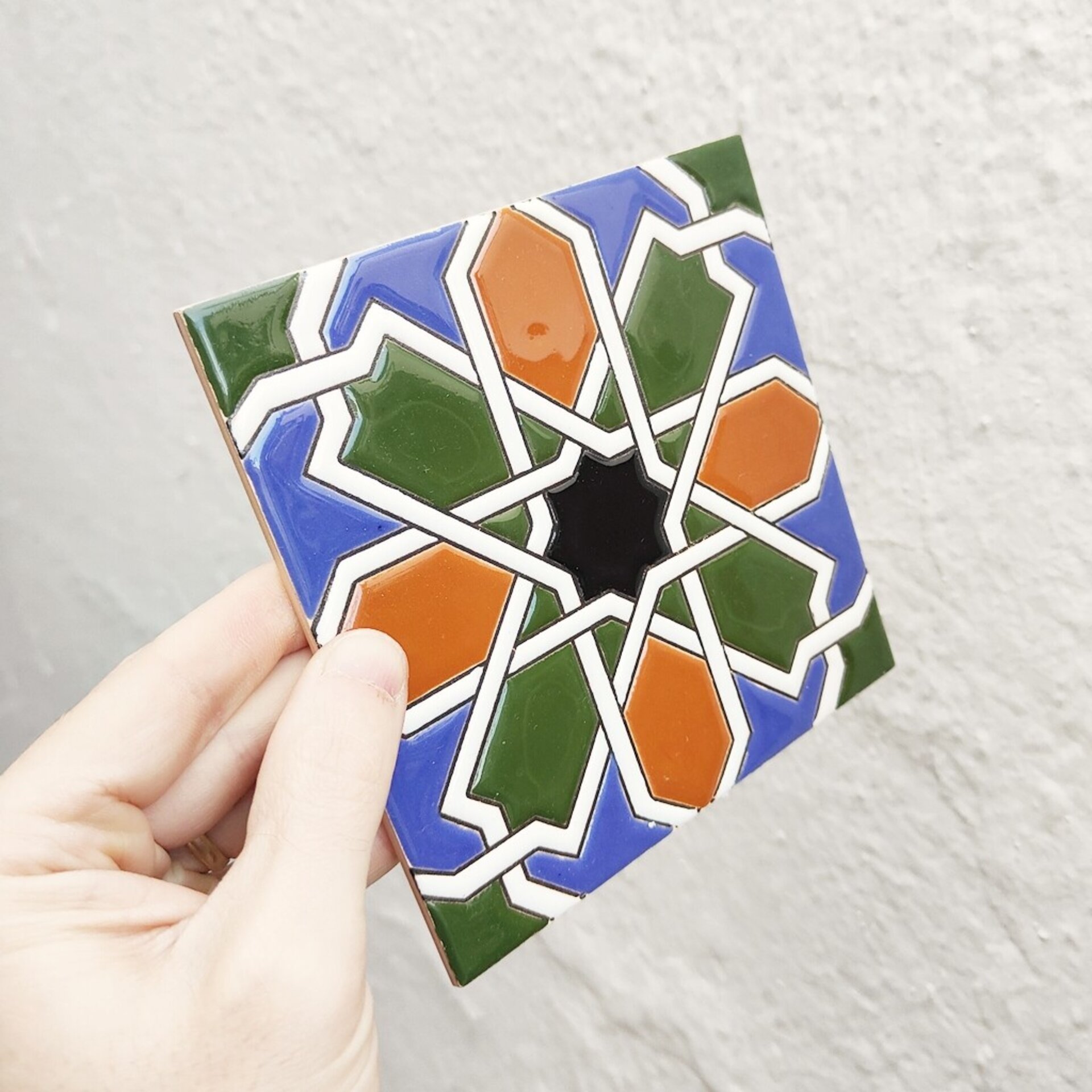 Azulejo artesanal de 15cm. esmaltado en cuerda seca. - 4